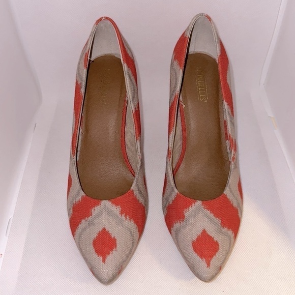 Anthropologie Seychelles Delightful Orange and Grey Ikat Print Heels Size 7- NWT - Picture 9 of 11